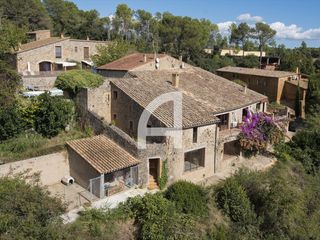 Mas  De sant mori a sant miquel de fluvià. Excepcional finca rústica con 5 viviendas en el alt empordà
