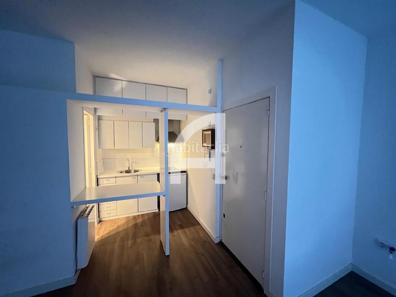 Foto 602d1df1-8644-440b-a392-7ddf47985bcd. Rent studio with heating in Putget - Farró Barcelona