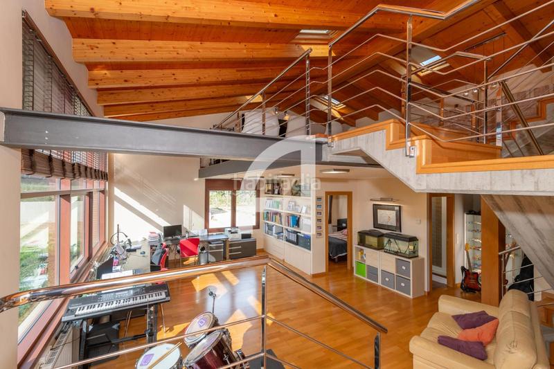 Foto 30f7e072-907c-4db1-8c8a-903f58e39c27. Casa amb aparcament piscina a Bescanó