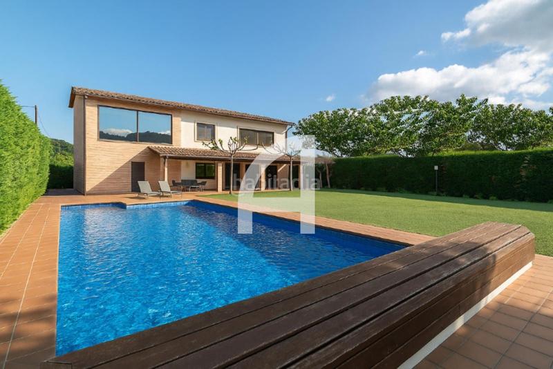 Foto 55be2926-a9a3-4bbc-b68b-01d9c1ea1431. Casa amb aparcament piscina a Bescanó