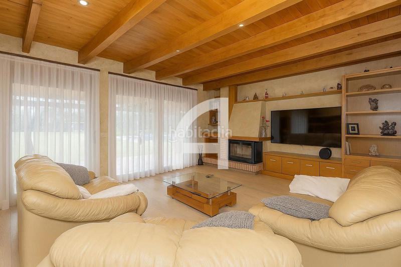 Foto ef69a81d-efd7-4034-bdaf-0341fe7fa77e. Casa amb aparcament piscina a Bescanó