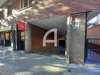 Location Parking voiture  Joan güell. Plaza de parking en les corts