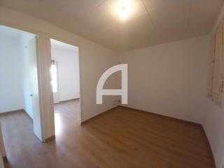 Lloguer Pis  Carrer de ramon turró. Piso en tercera planta sin ascensor