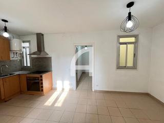 Lloguer Pis  Carrer de ramon turró. Piso en quinta planta sin ascensor