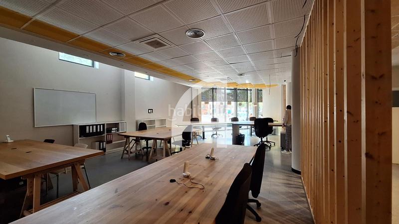 Foto ec2d09d6-41cc-49ad-bdc7-8db2a0ec0471. Rent office space with heating in La Vila Olímpica del Poblenou Barcelona