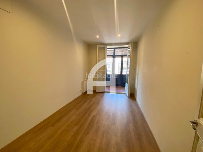 Foto 213272d1-ab23-4eea-b08b-4e8a495dd7b0. Alquiler piso precioso piso con tres dormitorios dobles en Barcelona