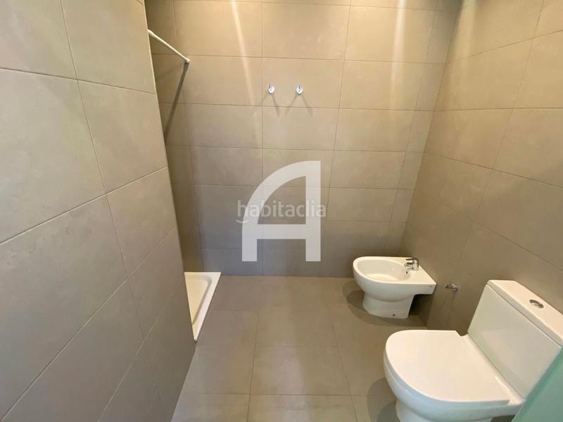 Foto 80f60d21-8694-4553-b583-8784d3fcf472. Alquiler piso precioso piso con tres dormitorios dobles en Barcelona