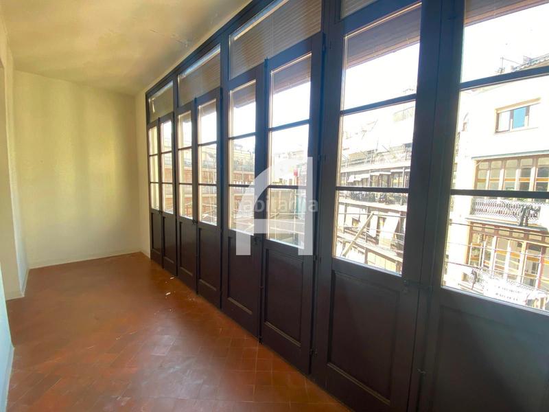 Foto e26cff3d-b2f7-4238-a47f-81025e24f8e2. Alquiler piso precioso piso con tres dormitorios dobles en Barcelona