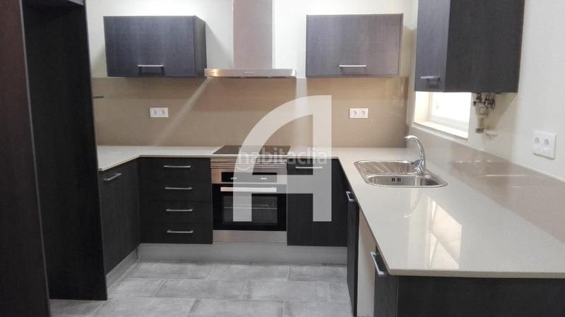 Foto 2f007b63-2ad8-453f-b8b7-56e78146c7ed. Attico con riscaldamento parcheggio in Centre-Can Nadal Sant Feliu de Llobregat