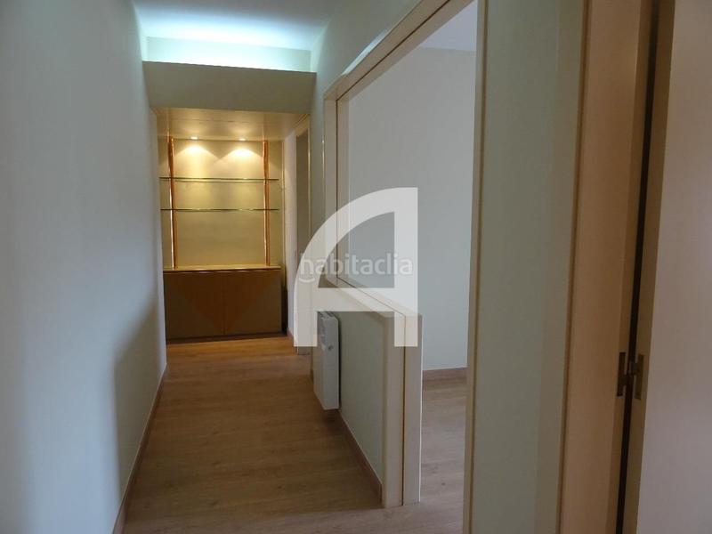 Foto 75d38646-905c-40b3-9160-dda5941c1e9d. Attico con riscaldamento parcheggio in Centre-Can Nadal Sant Feliu de Llobregat