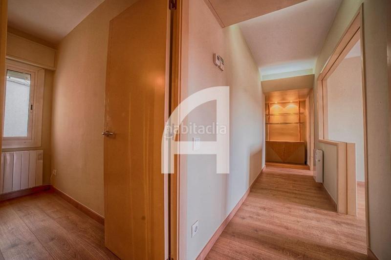 Foto c451ef53-8d39-432c-acc2-49c68bf8bd78. Attico con riscaldamento parcheggio in Centre-Can Nadal Sant Feliu de Llobregat