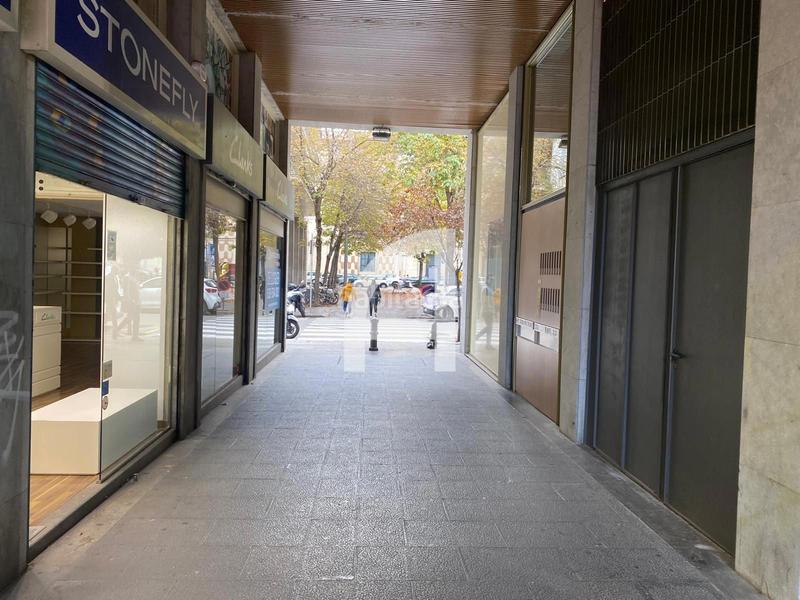 Foto b37faca4-a88e-4d10-99cc-190092fc4fe5. Alquiler local comercial local en alquiler en el centre barri vell en Girona
