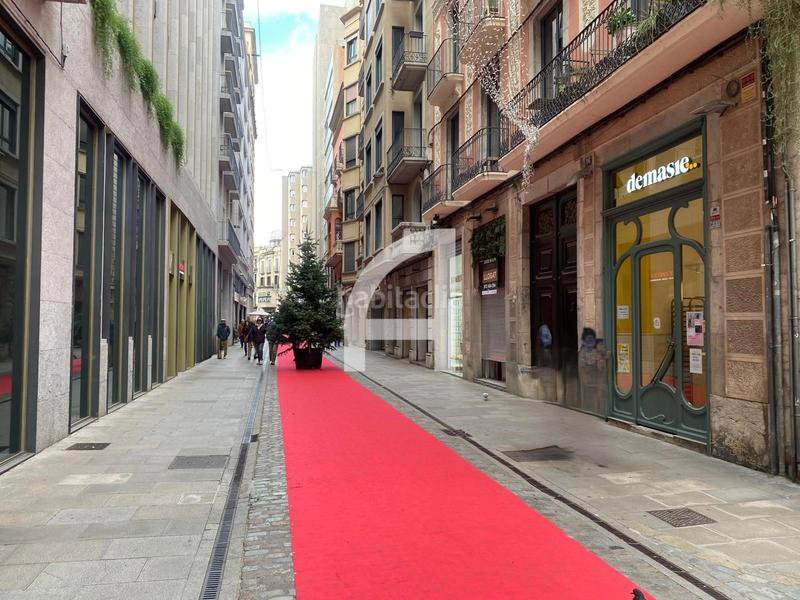 Foto 474bde12-d18a-4604-abde-2799ae048f05. Lloguer local comercial a Centre-Barri Vell Girona