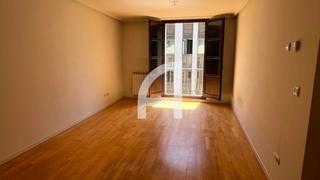 Appartement  C. de casto méndez núñez. Piso en pleno centro de zaragoza
