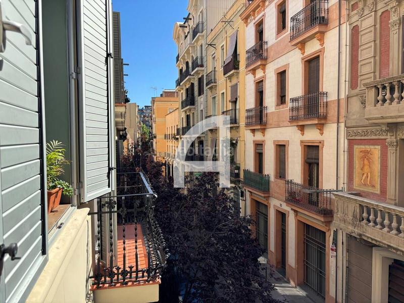 Foto e50cdee4-7a3c-45dc-8949-17794dbbde02. Dúplex fantastico duplex en Vila de Gràcia Barcelona