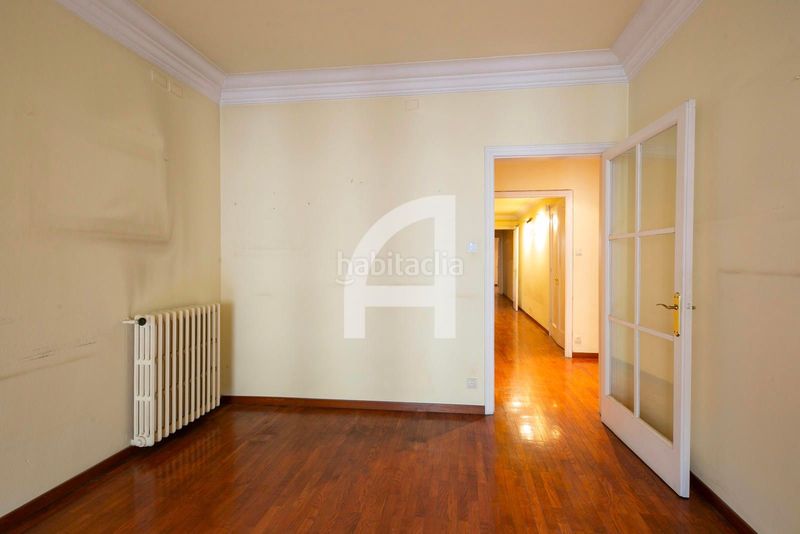 Piso en zona exclusiva con servicio de conserjería en Barcelona - Imagen 16