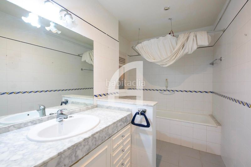 Piso en zona exclusiva con servicio de conserjería en Barcelona - Imagen 21