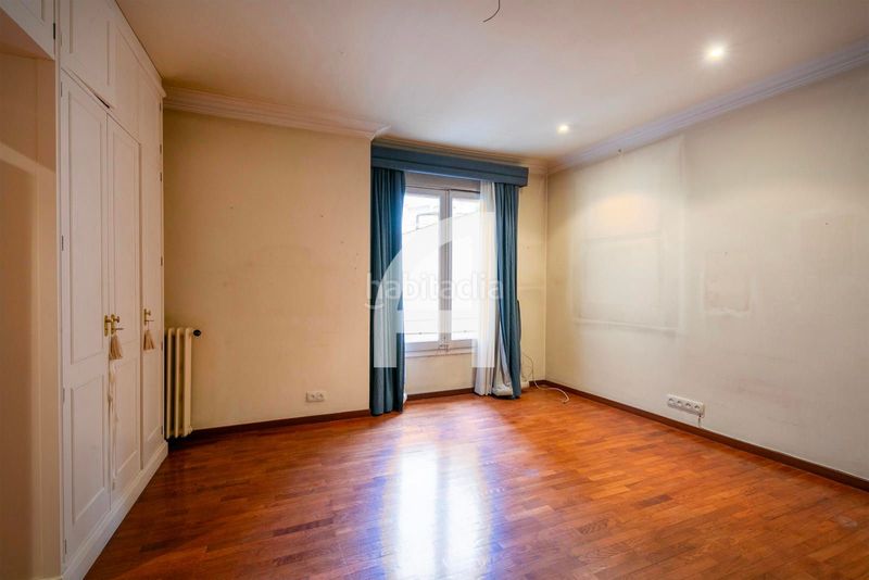 Piso en zona exclusiva con servicio de conserjería en Barcelona - Imagen 10