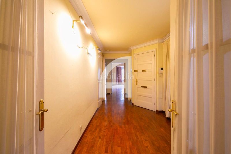 Piso en zona exclusiva con servicio de conserjería en Barcelona - Imagen 27