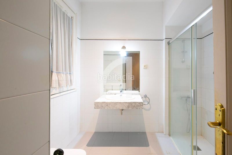 Piso en zona exclusiva con servicio de conserjería en Barcelona - Imagen 22