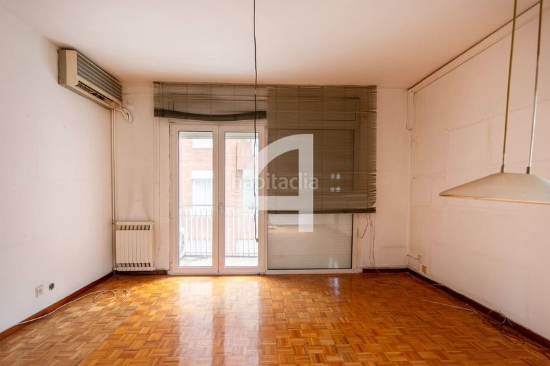 Foto 7d501589-00d2-4b16-a986-bda0b959aa6b. Pis amb calefacció a Putget - Farró Barcelona