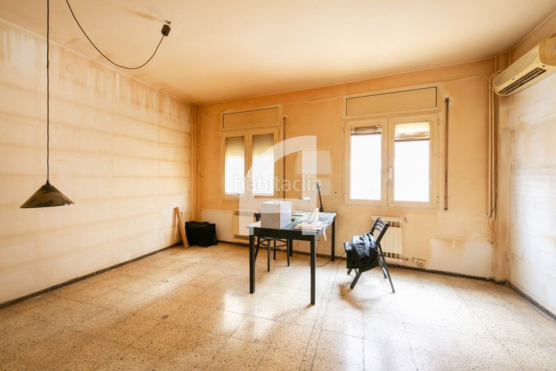 Foto da3b4fe1-8a1d-44a8-ad10-34ad6e7faea3. Pis amb calefacció a Putget - Farró Barcelona