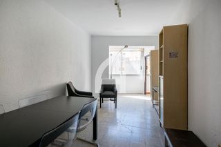 Etagenwohnung  França xica. Piso alto en finca con ascensor