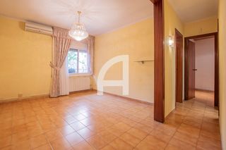 Etagenwohnung  Marti i alsina. Piso en venta en horta residencial, cerca de plaza ibiza
