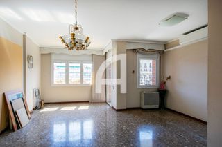 Pis a Corts Catalanes