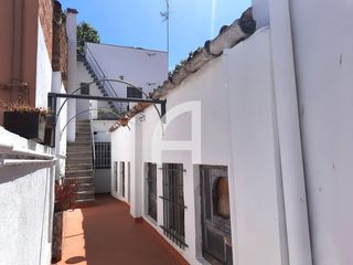 Semi detached house  Marimon asprer. Vivienda en la bisbal dempordà  girona