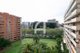 Pis a Barri de les Corts. Piso exterior y muy luminoso en finca joven