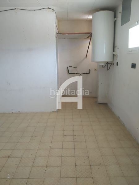 Foto 4eb55476-17ab-46c4-9be7-468558f44752. Alquiler local comercial local de alquiler alt emprodà girona en Roses