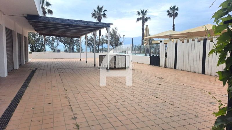 Foto b7bc44a1-b4fd-45b8-bd33-83519e599392. Alquiler local comercial local de alquiler alt emprodà girona en Roses