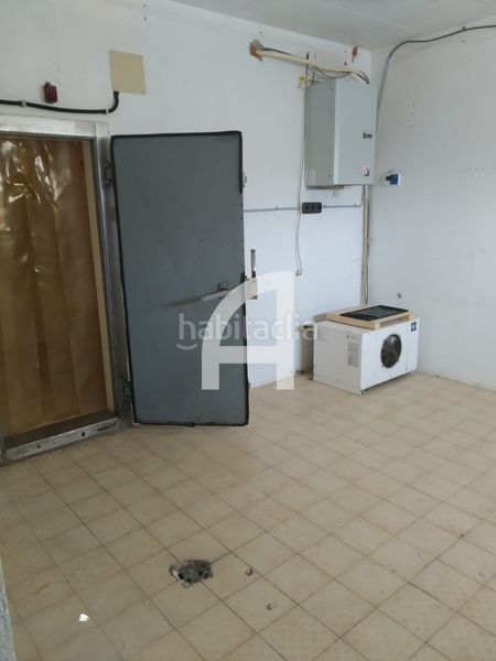 Foto c933f6d0-5e3c-4e48-8dc6-b0bab45e210e. Alquiler local comercial local de alquiler alt emprodà girona en Roses