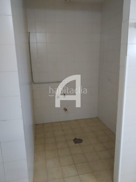 Foto ce9920d2-8b5e-436e-9b29-509ea64abdb3. Alquiler local comercial local de alquiler alt emprodà girona en Roses