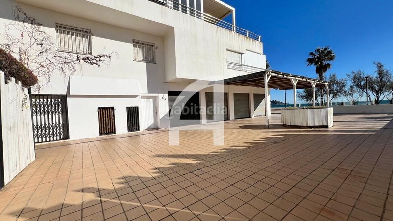 Foto f7689a8e-1a50-4920-9436-00c4bf46d7a5. Alquiler local comercial local de alquiler alt emprodà girona en Roses