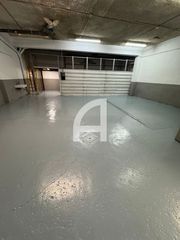 Lloguer Local Comercial  Mare de deu de montserrat. Amploi local comercial en sant vicenç dels horts