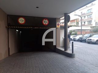 Rent Car parking  Pere calders. Ideal plaza de aparcamiento en el centro de molins de rei.