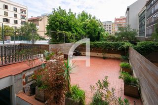Office space  Balmes. Exclusiva oficina en finca regia en el corazón del eixample