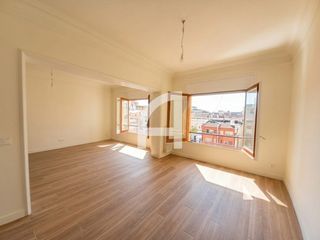 Alquiler Piso  Travessera de gràcia. Finca con ascensor y servicio de conserjería