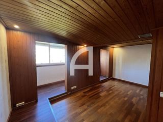 Alquiler Piso  Carrer de comte urgell. Finca con ascensor y servicio de portería