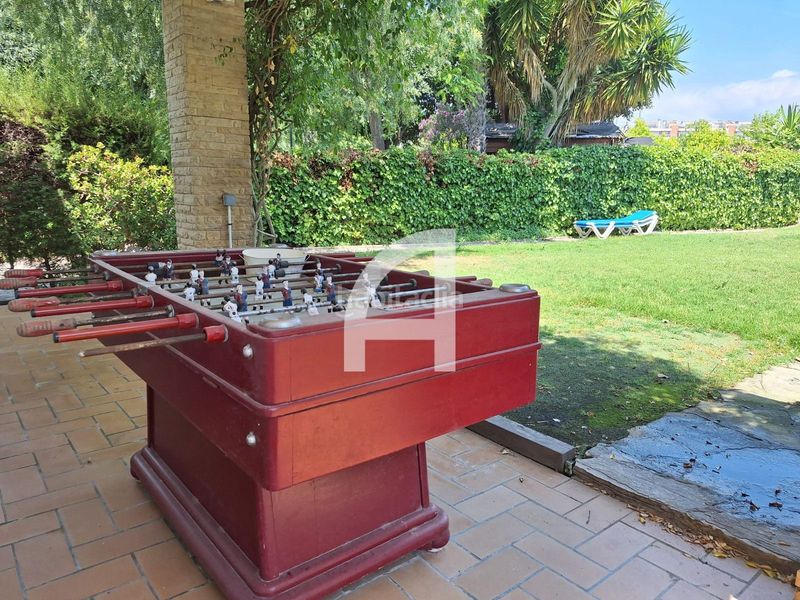 Foto 483a21dd-bc84-463f-ba71-6326604bbe60. Casa amb calefacció aparcament piscina a Can Girona - Terramar - Vinyet Sitges