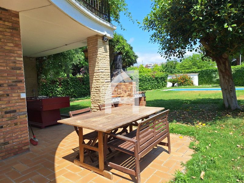 Foto 6f1a0f9a-e28e-405a-abf2-97a64b3f0dc8. Casa amb calefacció aparcament piscina a Can Girona - Terramar - Vinyet Sitges