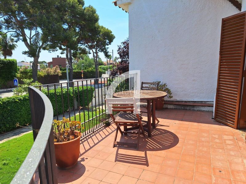 Foto 85603d4c-165e-4003-9c1c-528a297c6cfe. Casa amb calefacció aparcament piscina a Can Girona - Terramar - Vinyet Sitges