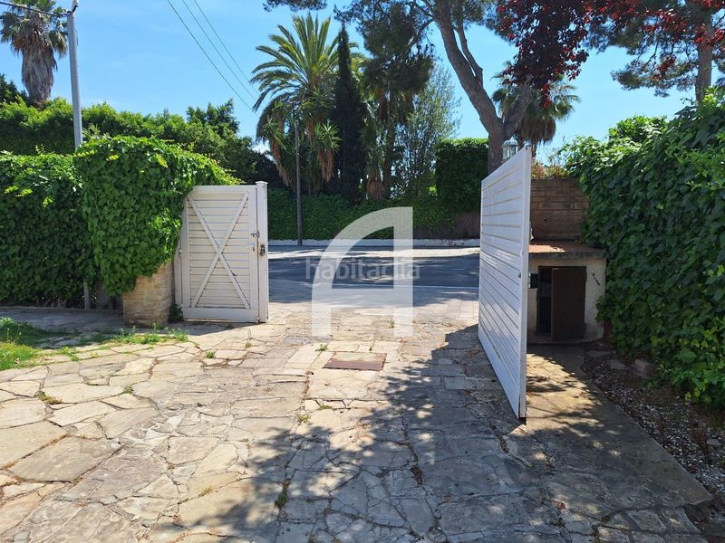 Foto 91838824-05a7-4029-8c13-621e660c78f1. Casa amb calefacció aparcament piscina a Can Girona - Terramar - Vinyet Sitges