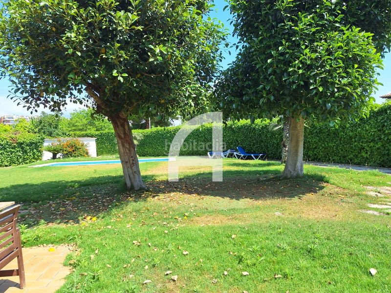 Foto a13e99d8-e467-42d9-95b2-30c9db7fe3b6. Casa amb calefacció aparcament piscina a Can Girona - Terramar - Vinyet Sitges
