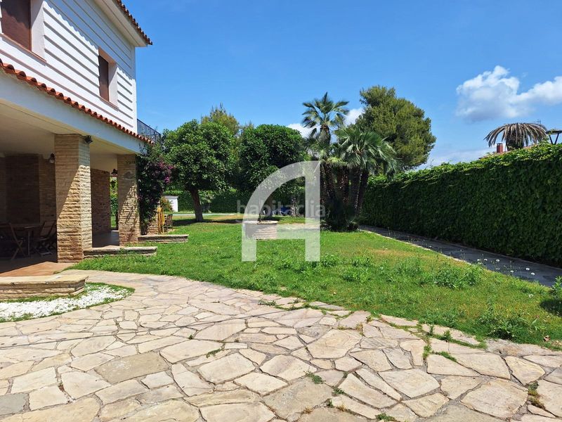 Foto cc0429cd-2034-4c22-9d6b-1c2153f89226. Casa amb calefacció aparcament piscina a Can Girona - Terramar - Vinyet Sitges