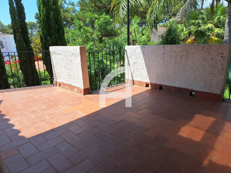Foto f1004747-f442-413e-bc7e-b1a6cc3dd3d6. Casa amb calefacció aparcament piscina a Can Girona - Terramar - Vinyet Sitges