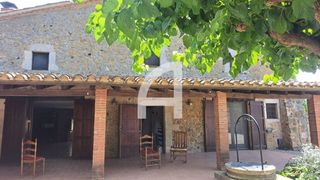 Location Maison  Veïnat guell. Casa de alquiler con jardín privado