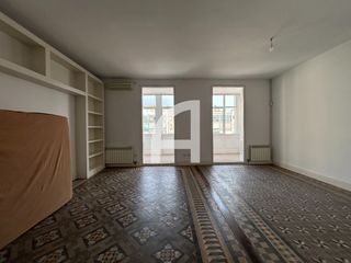 Location Appartement  Carrer aragó. Bonito y amplio piso en finca regia